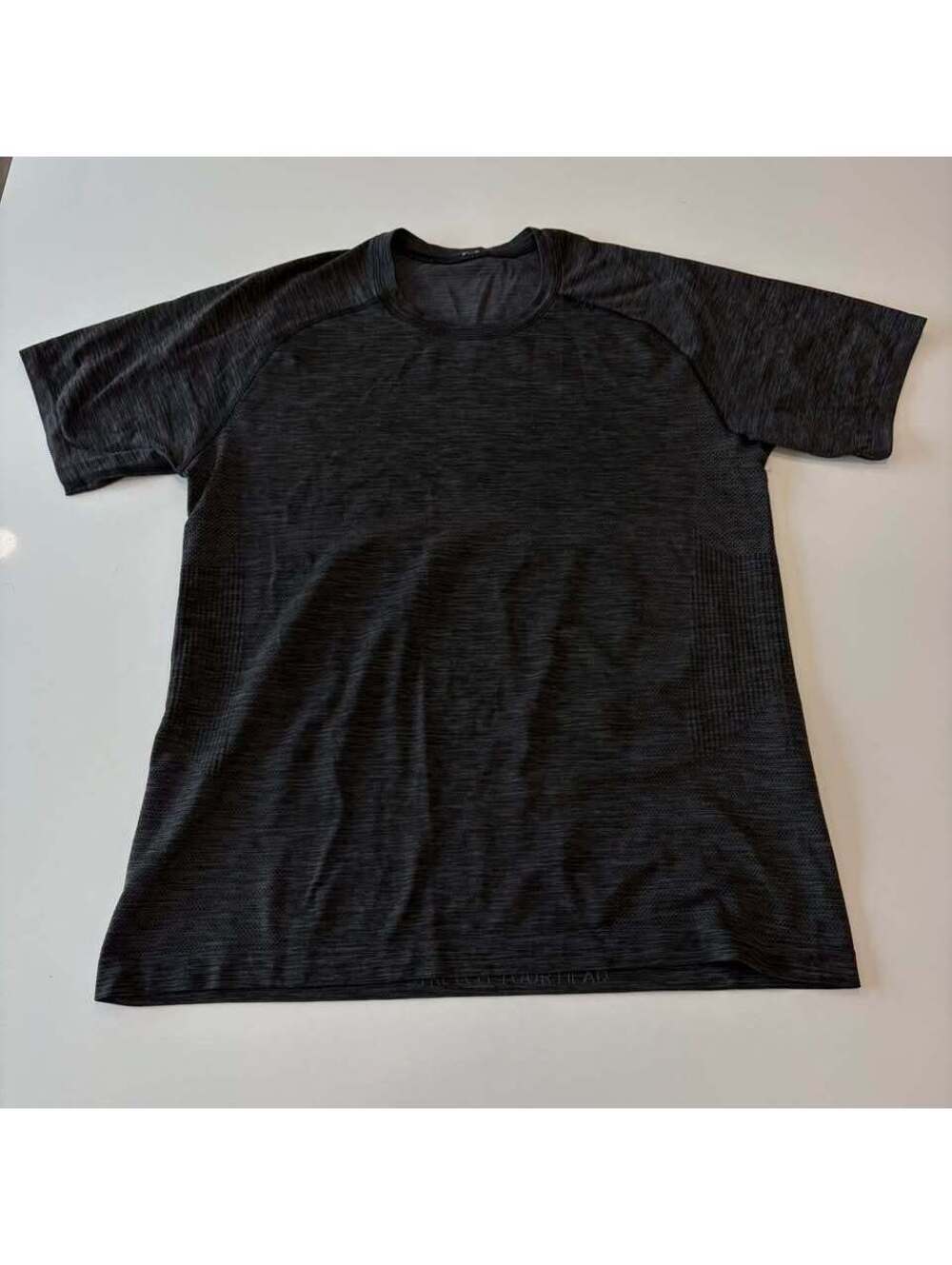 Lululemon Metal Vent Tech Short Sleeve Shirt Size M